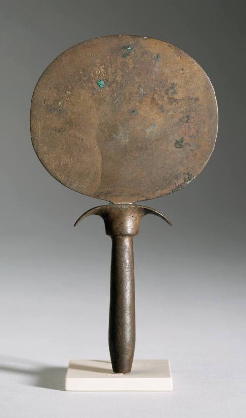 Mirror with Papyriform Handle