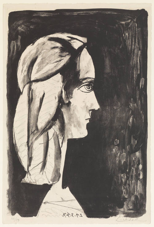 Profile with Black Background [Profil au fond noir]