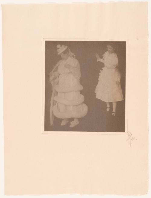 Alice Meets the White Queen