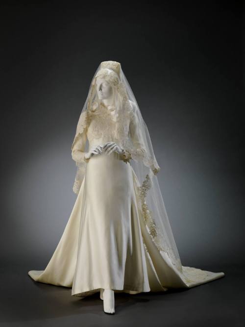 Wedding Dress, Train, Bow and Headpiece