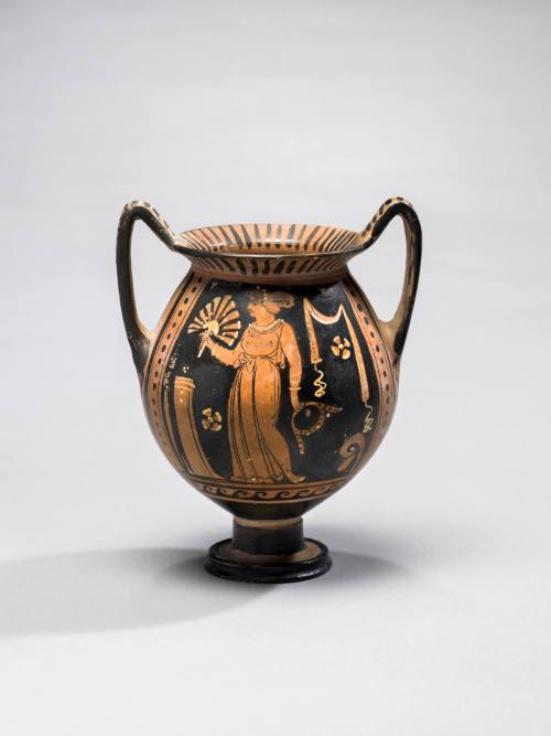 Kantharoid Skyphos with Woman before an Altar