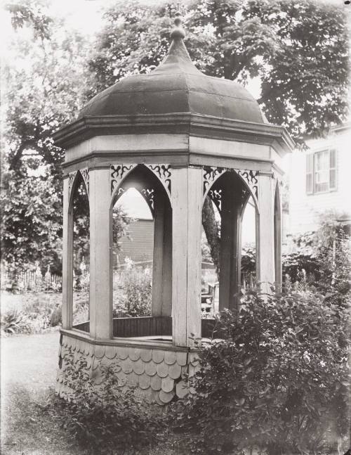 (Folk Victorian Gazebo)