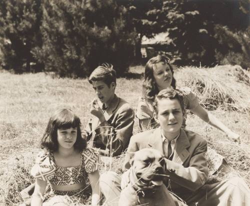 (Blair Fuller, Jill Fuller, Sage Fuller [Cowles] and Cass Canfield, Jr., Bedford, New York)