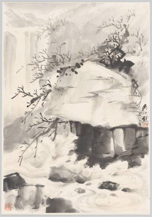 Waves under Rocky Cliff