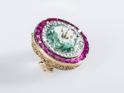 Brooch