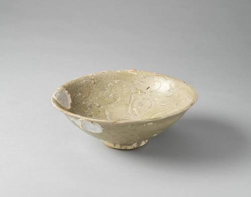 Bowl with Shell Attachments
